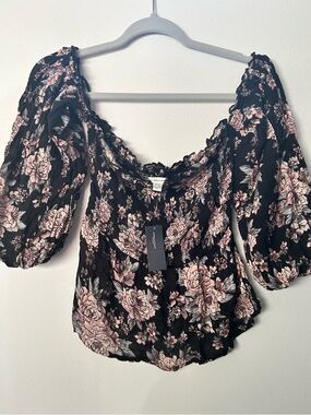 NWT American Eagle Floral Smocked Off-the-Shoulder Peasant Blouse (small)